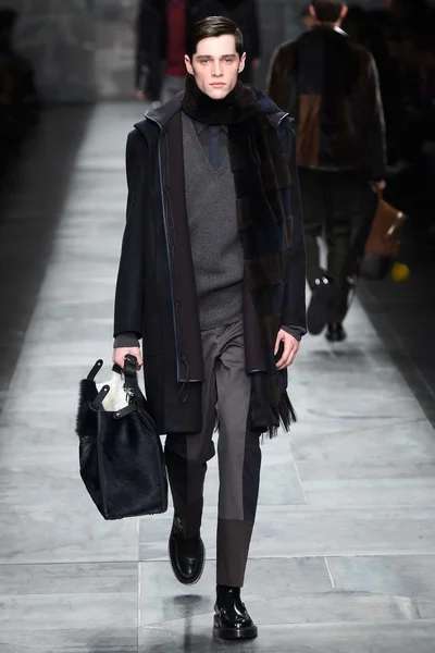 Look 35
